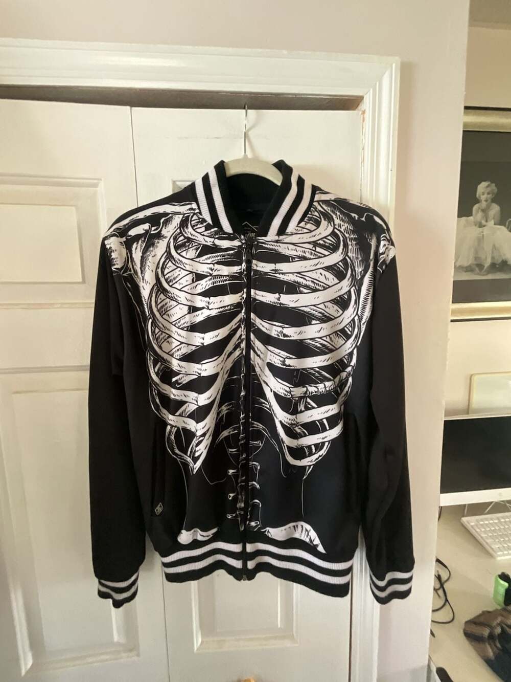 Liquor Brand Women’s Ribcage Skeleton Graphic Zip-Up Bomber Jacket Large